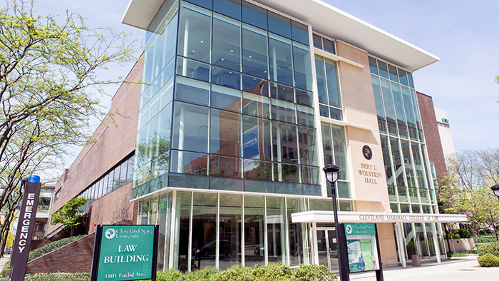 CSU克利夫兰-马歇尔法学院在俄亥俄州首次律师考试考生中排名第一